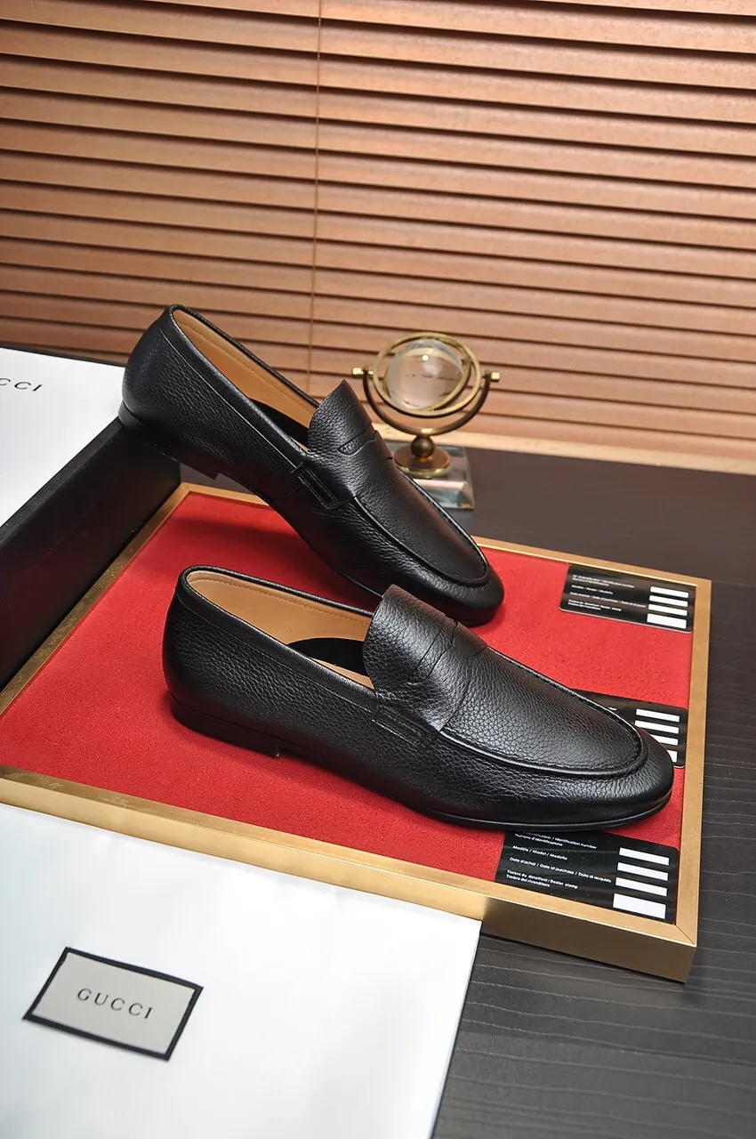 Men's shoes 💰520💶【GUCCI】 (High-end Niuli) New 🍀Gucci* - top version Gucci Peas shoes! Made of imported original cowhide, the inner top layer is comfortable cowhide lining! Original wear-resistant rubber outsole! High quality products! Code number 38-44!